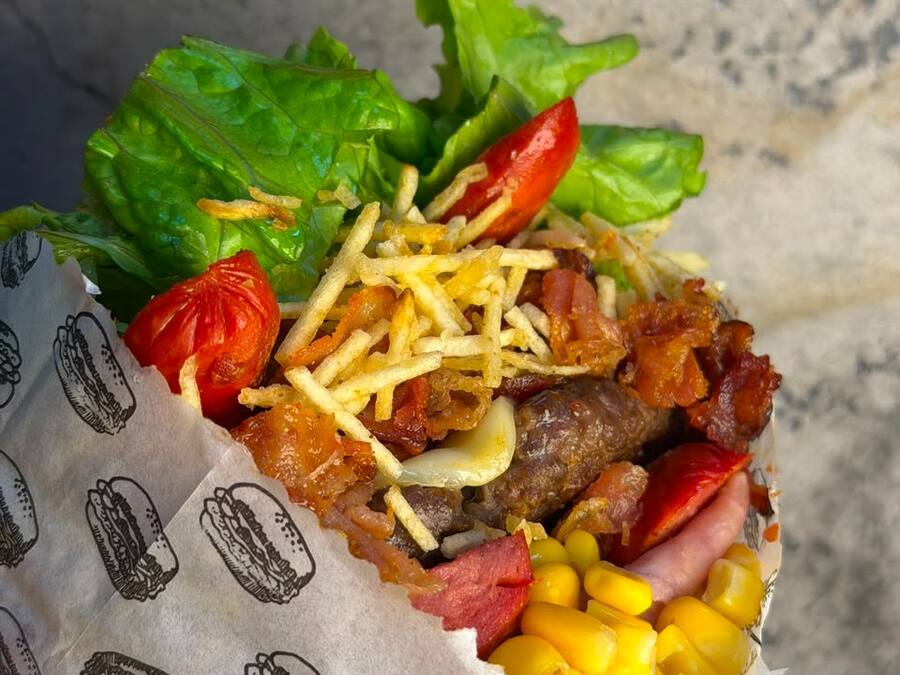 X-Tudo - Hambúrguer de 140g + Bacon + Muçarela + Salsicha + Ovo + Presunto
